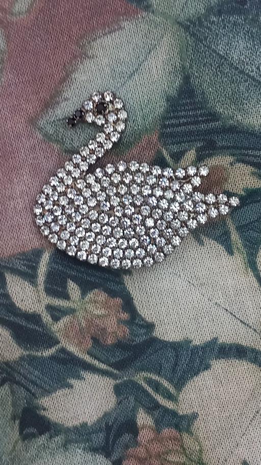 — vintage brooch