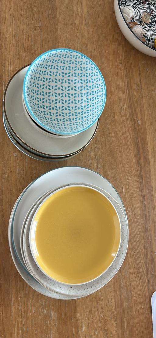  — Plates / Bowls