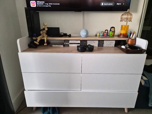 — Chest drawer