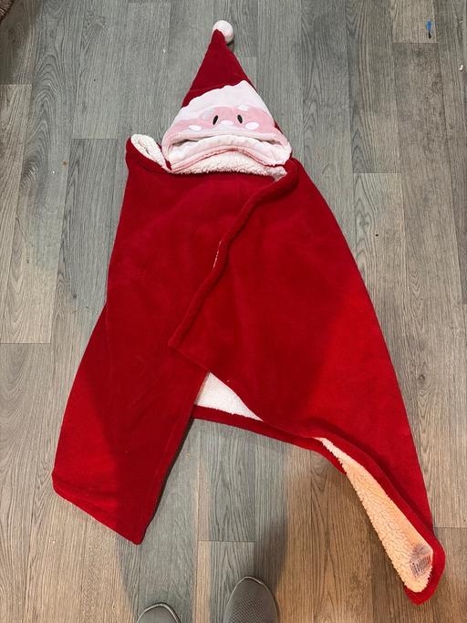  — Hooded fleece blanket