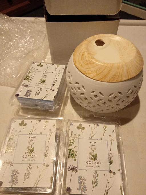  — joblot of AVON WAX MELTS & BURNER