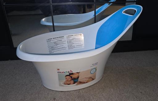  — Munchkin Sit & Soak Baby Bath