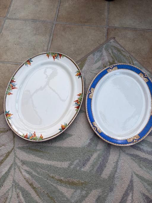  — Ceramic serving platters
