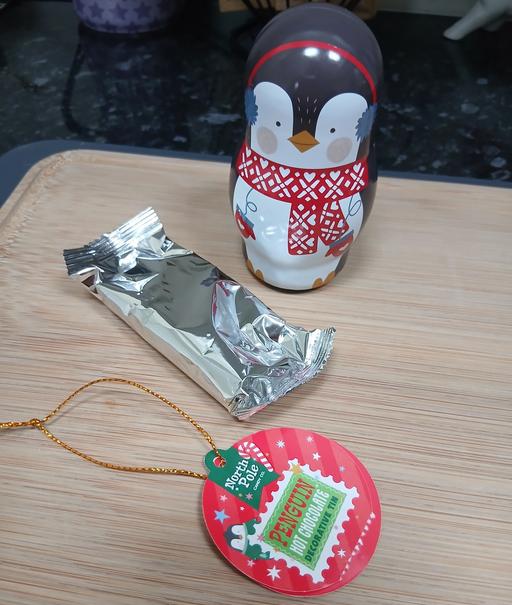  — Hot Choc Tin Set New