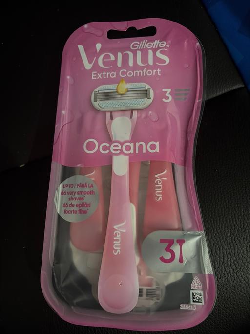  — New ladies item.  NO OFFERS