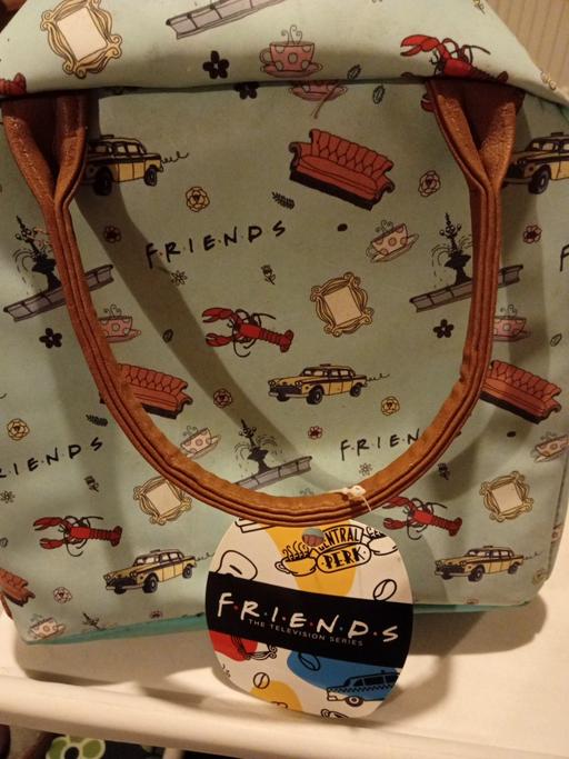  — brand new F.R.I.E.N.D.S insulated bag