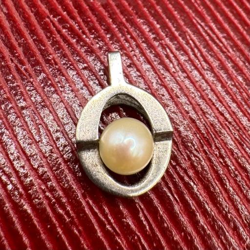 — Sterling Silver Modernist Pendant Real Pearl