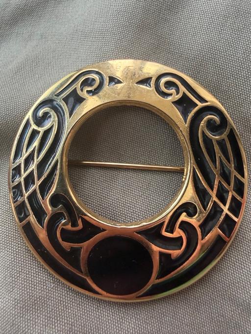  — Vintage Irish Celtic gold black enamel brooch