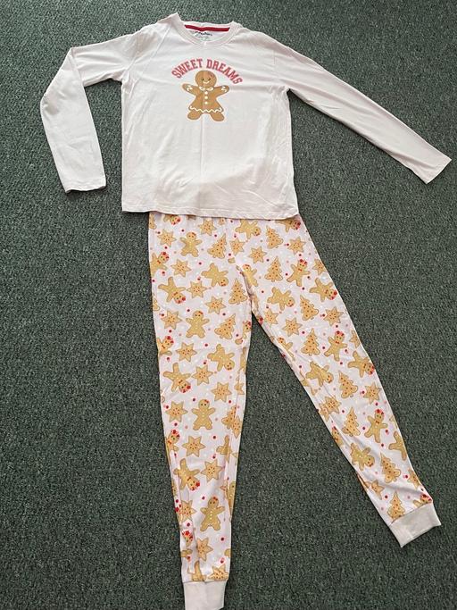  — Girls Christmas pink pyjamas age 13