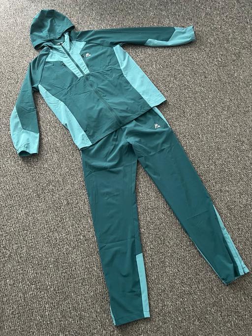  — Montirex 2 piece tracksuit size XL Boys