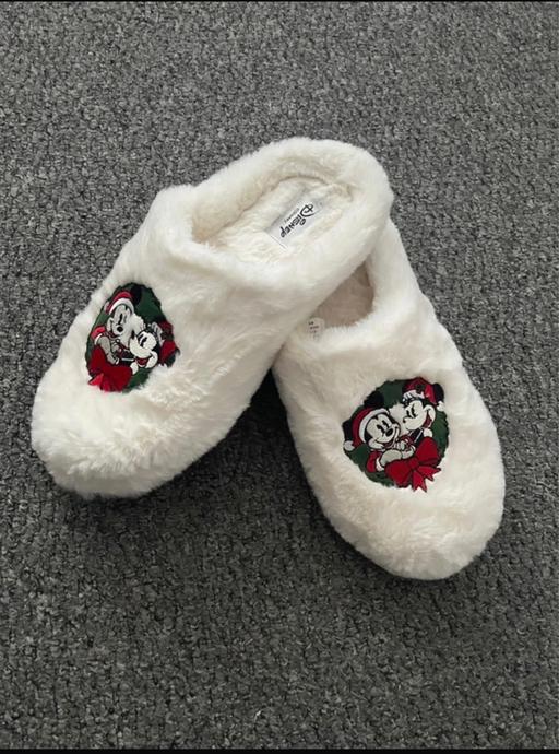  — BN Disney slippers size 5-6