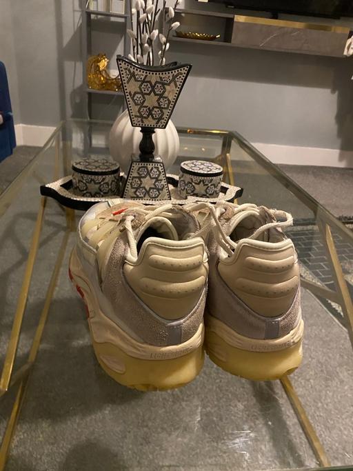  — Trainers adidas