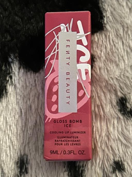  — Fenty Beauty Gloss Bomb Ice - Berry Jelly