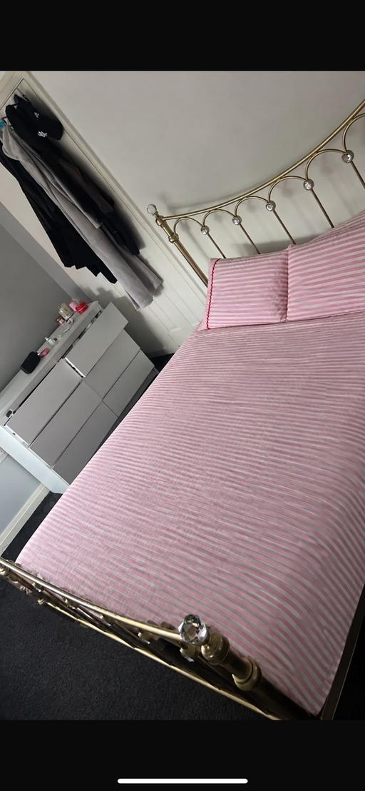  — Double bed frame 