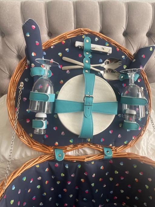  — Brand new picnic basket