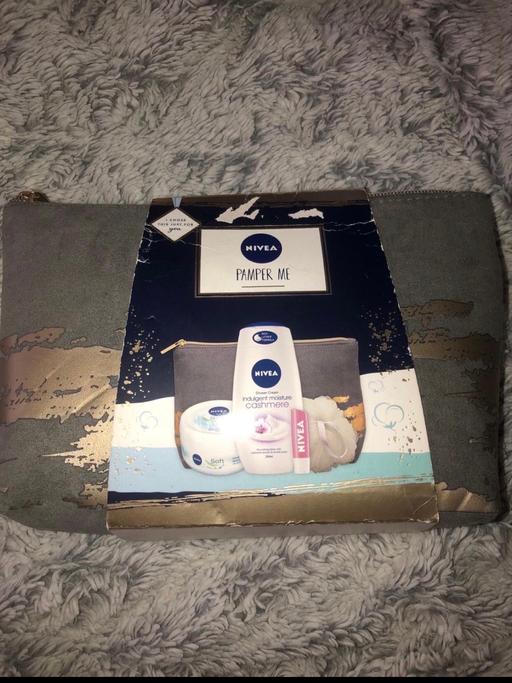  — Nivea set