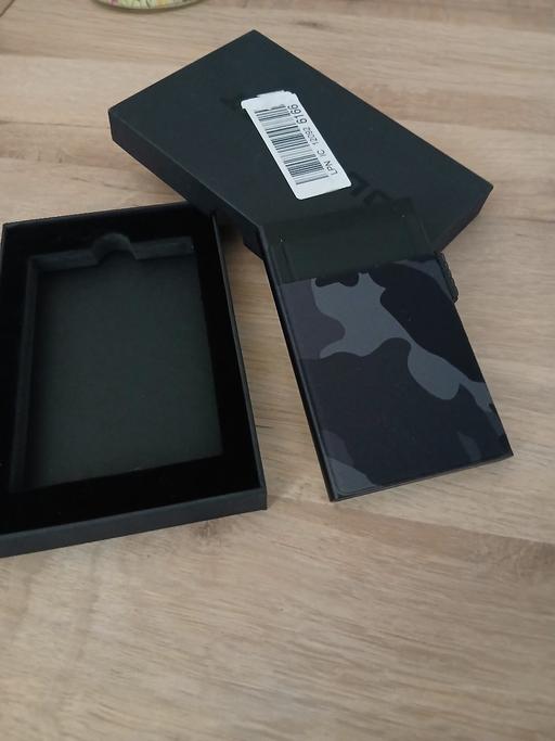  — Mens Card Holder New