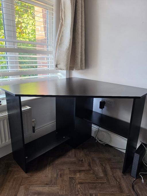  — Laura James Essie Black Corner Desk