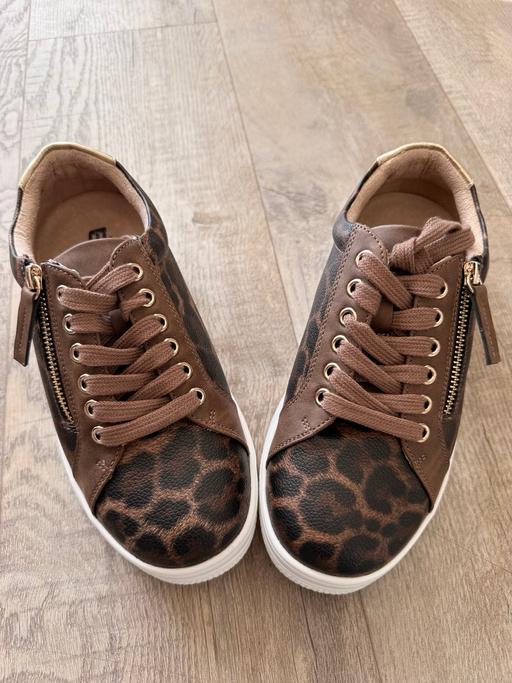  — Pavers Extra Wide Chunky Trainers Size 5