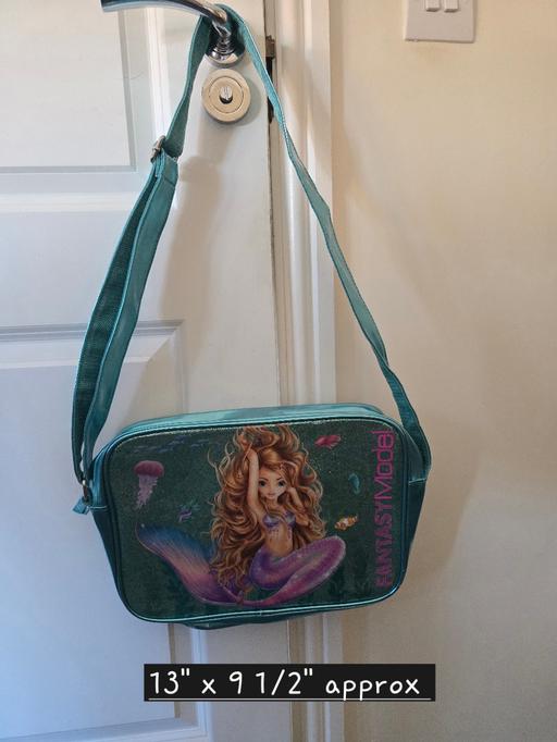  — Girls shoulder bag