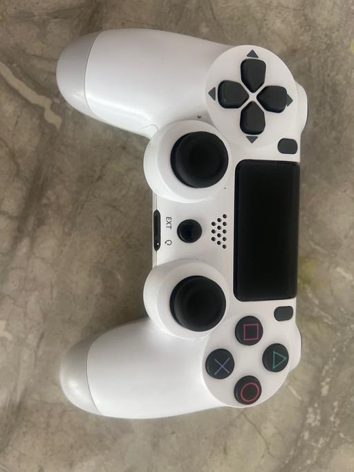  — PS4 controller