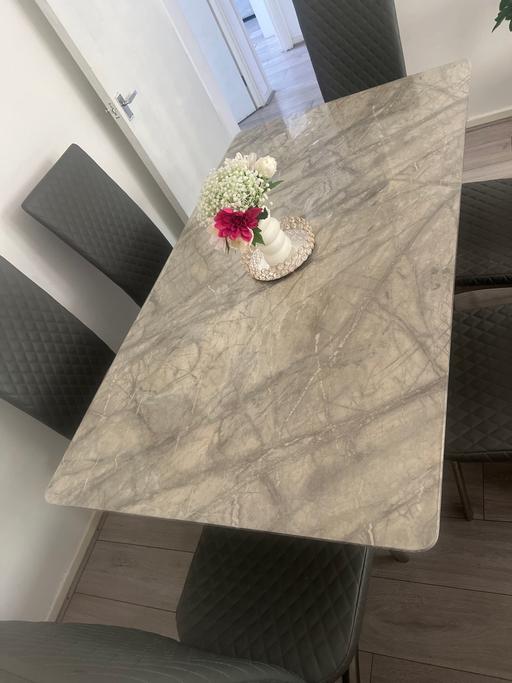  — Large table for 6 people