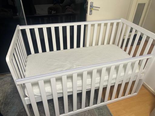  — John lewis Baby cot