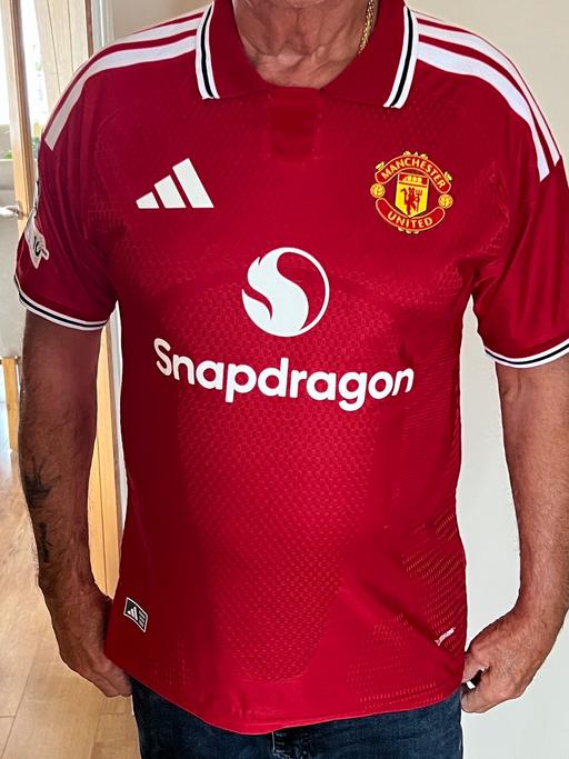  — Manchester United shirts 26/27 XL