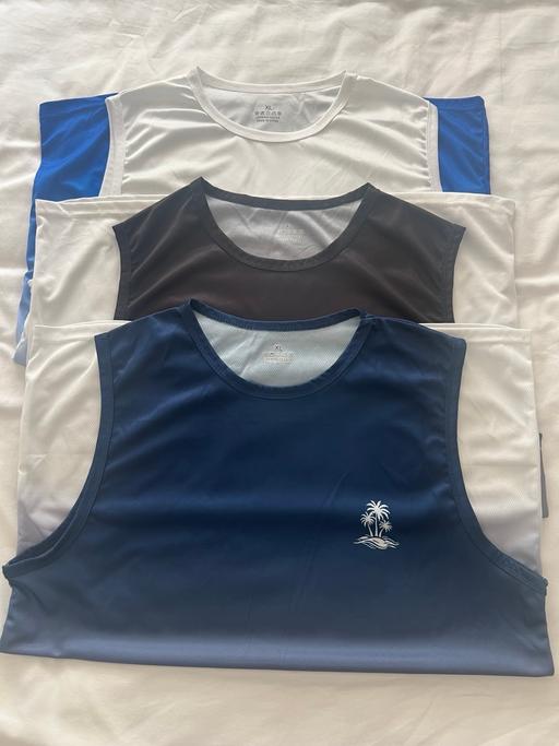  — Gym tops all 3 £15 (L)