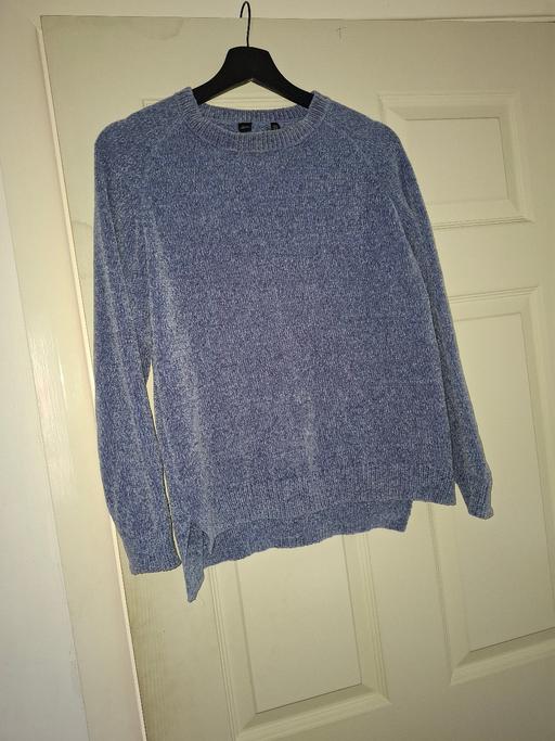  — ladies jumper size 10