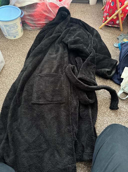  — Men’s warm black dressing gown XL