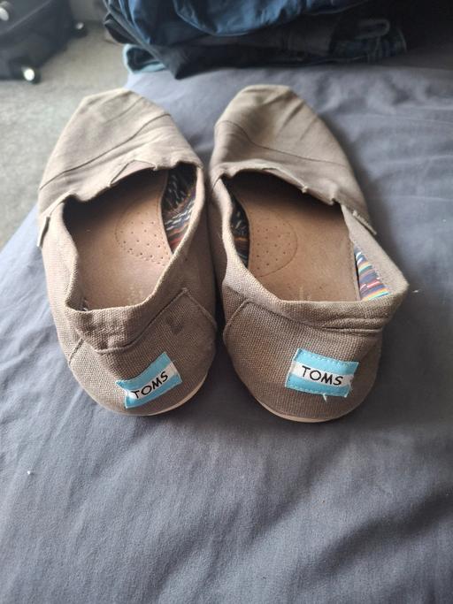  — mens size 11 toms