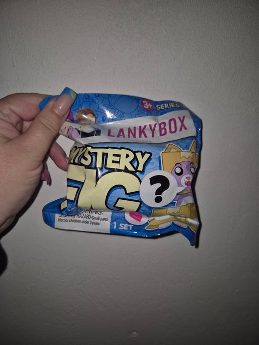  — new Lanky Box Mystery Figure