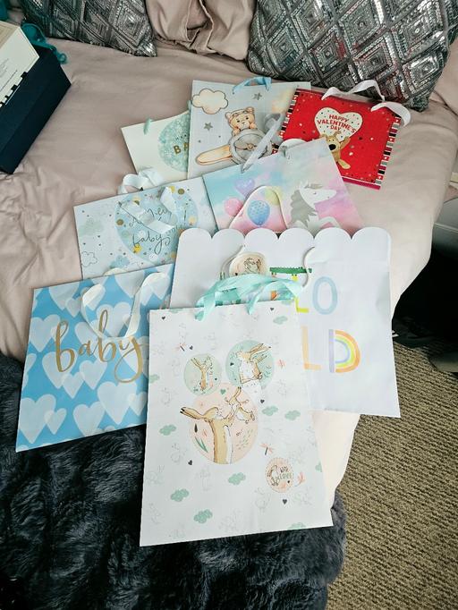  — 8 assorted giftbags..price is for all