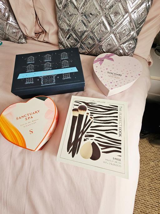  — 4 strong gift boxes...empty