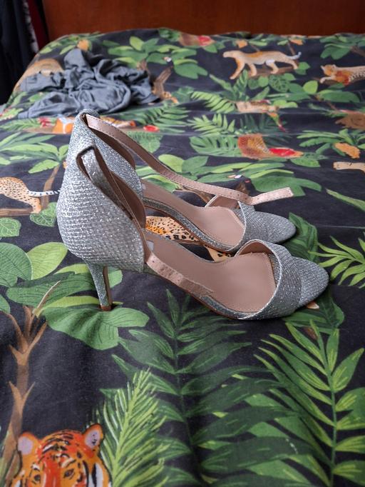  — Dune silver sparkly sandals size 6 never worn