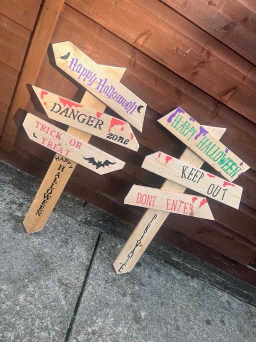  — Halloween signs