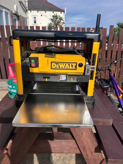  — Dewalt planer