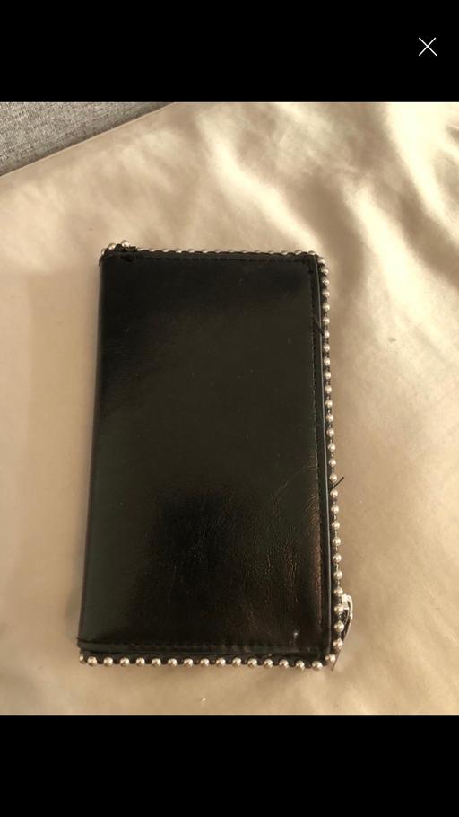  — Purse