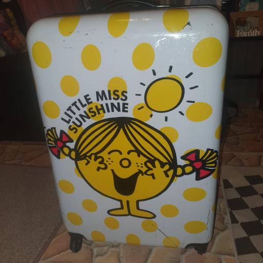  — Large 31 inch Suitcase, 2 Small 21 inch Cases