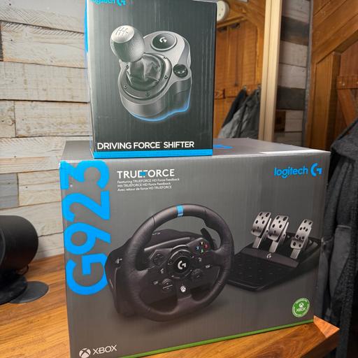  — logitech G923 Steering Wheel + gear shifter