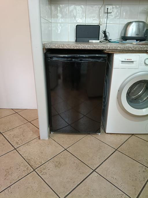  — Hotpoint fridge