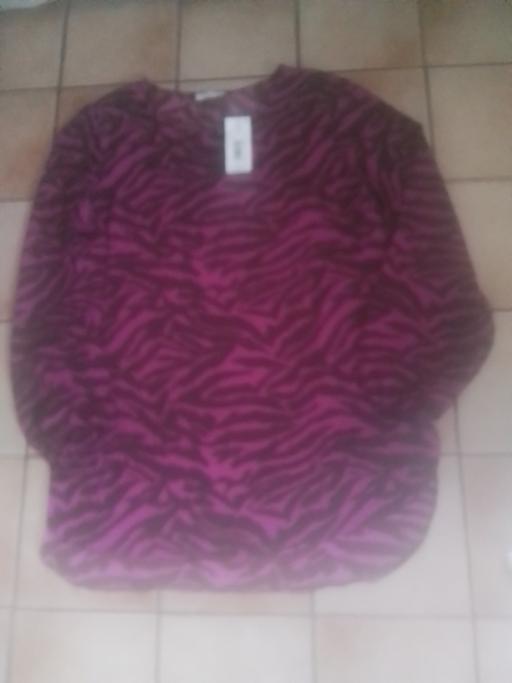  — LADIES BRAND NEW WITH TAG TOP