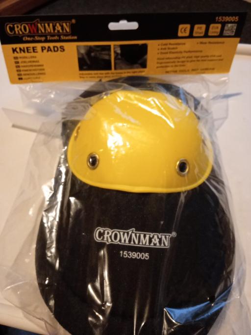  — new pack of 2 KNEE PADS