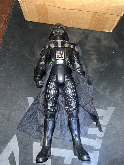  — Darth Vader Statue