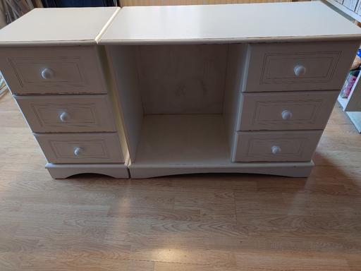  — White dressing table with drawers