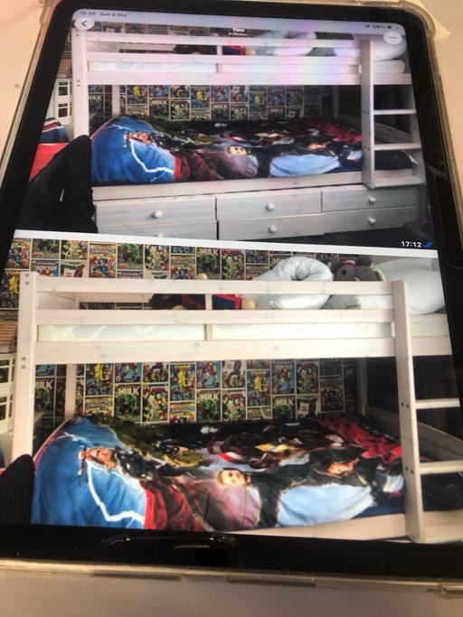  — Triple bunk beds