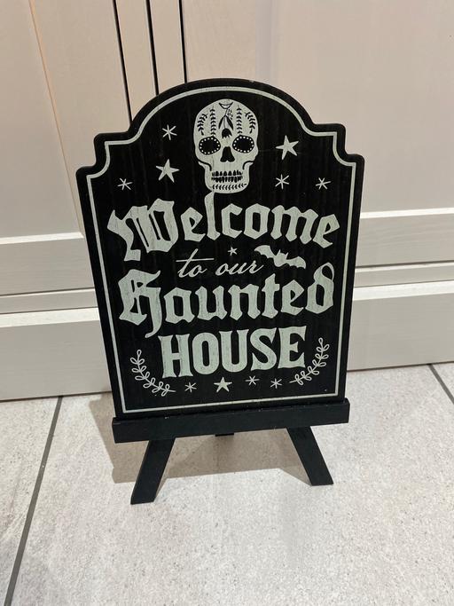  — Halloween sign