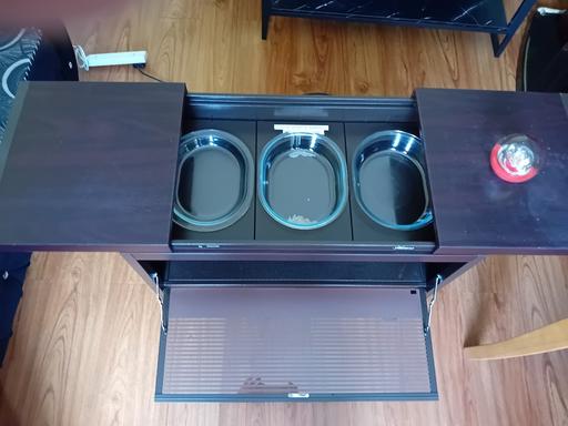  — Philips hostess trolley