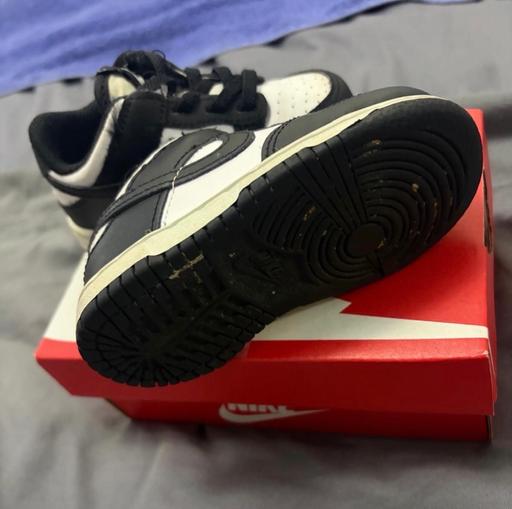  — Nike trainers
